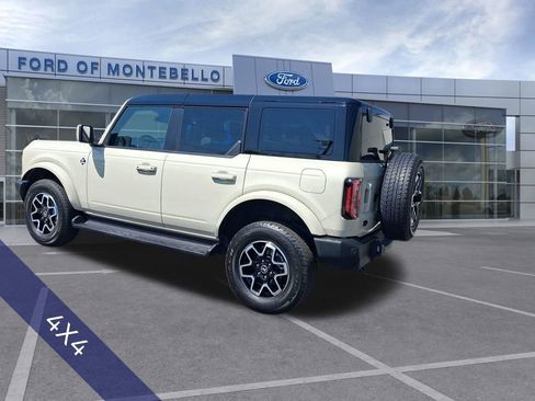 Used 2025 Ford Bronco Outer Banks image 4