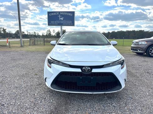 Used 2021 Toyota Corolla LE image 5