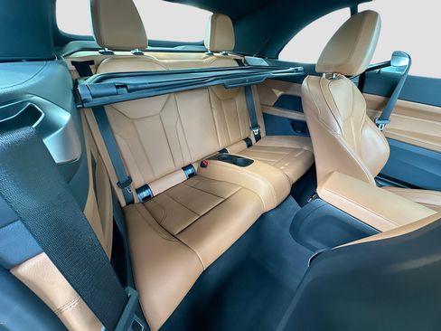 Used 2024 BMW M440i Convertible image 27