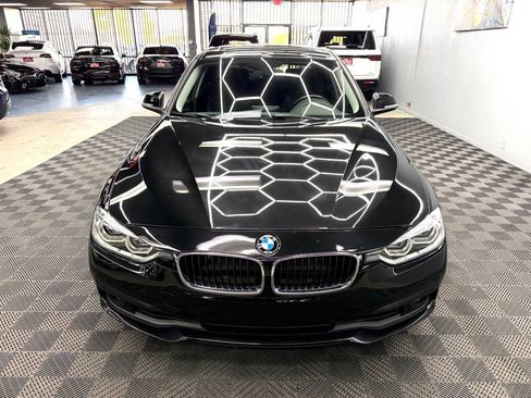 Used 2018 BMW 320i Sedan RWD image 6