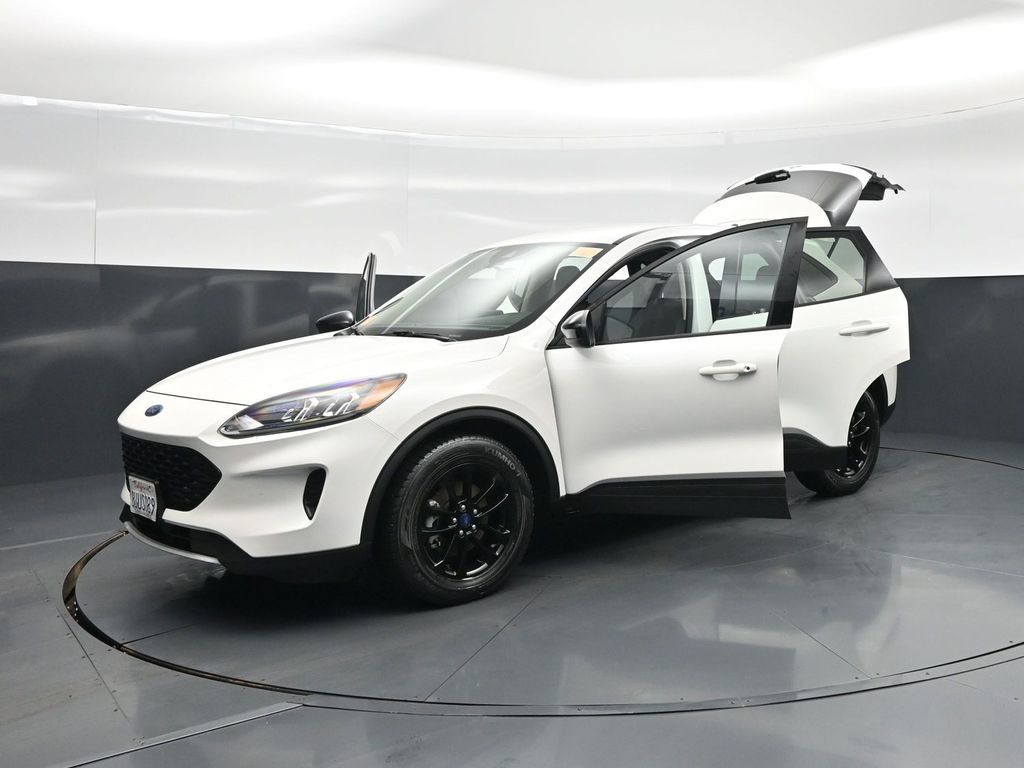 Used 2020 Ford Escape SE Sport FWD image 31