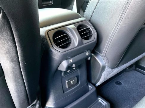 Used 2023 Jeep Wrangler Unlimited Sahara w/ Cold Weather Group AWD/4WD image 10