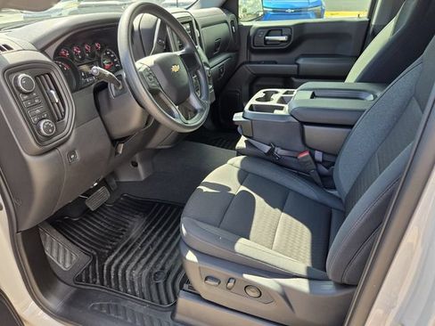 Used 2026 Chevrolet Silverado 1500 Custom AWD/4WD image 9