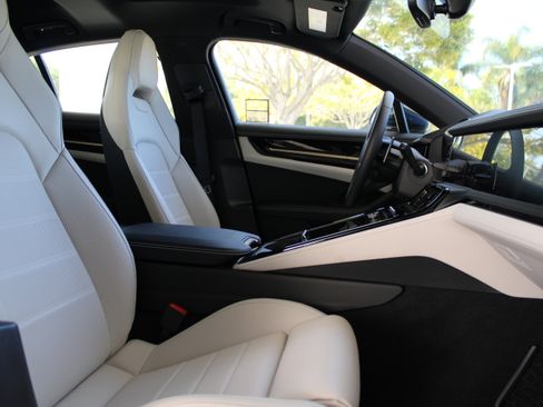 Certified 2024 Porsche Panamera 4 image 31