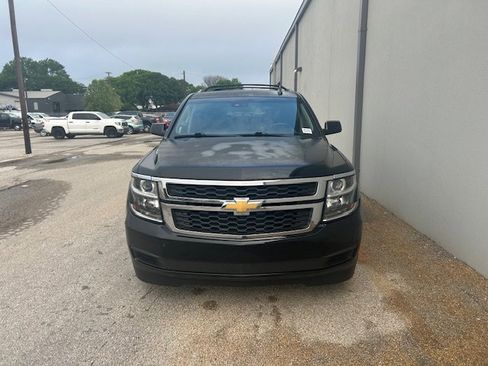 Used 2017 Chevrolet Tahoe LT image 3