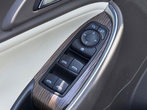 Used 2024 Chevrolet Malibu LT image 19