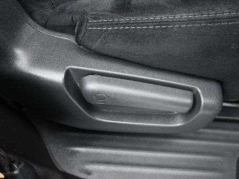 Used 2015 Nissan Pathfinder S image 43