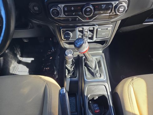 Used 2021 Jeep Wrangler Unlimited Sport image 38