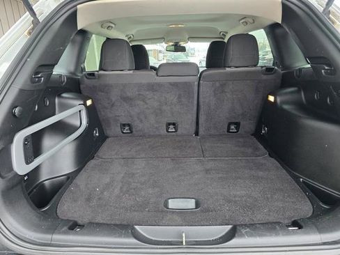 Used 2014 Jeep Cherokee Sport image 20