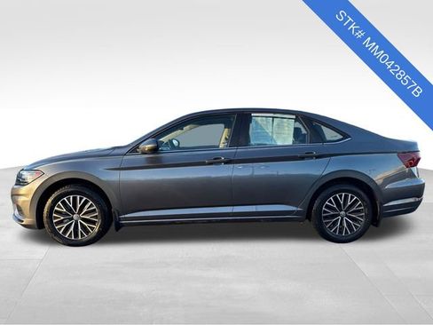 Used 2021 Volkswagen Jetta SE image 4