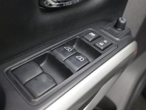 Used 2016 Nissan Titan SL RWD image 13
