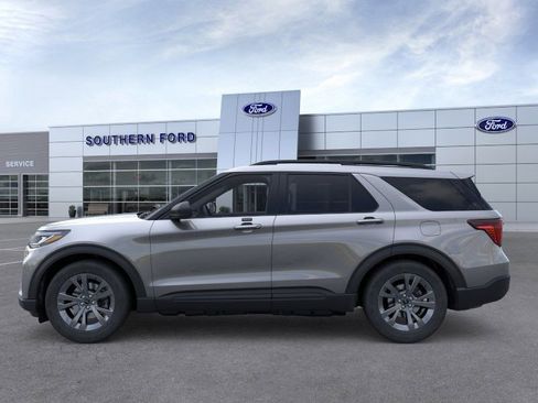 New 2026 Ford Explorer Active w/ Active Comfort Package AWD/4WD image 3