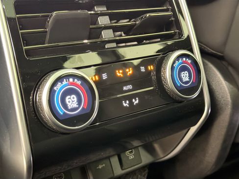 New 2025 Land Rover Range Rover SE image 27