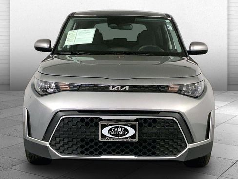 Certified 2025 Kia Soul LX w/ LX Technology Package FWD image 2