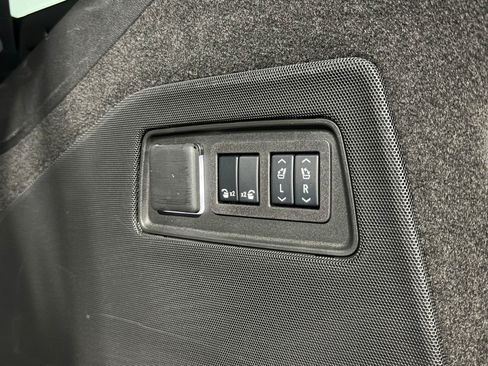 Certified 2024 Cadillac Escalade ESV Premium Luxury Platinum AWD/4WD image 49