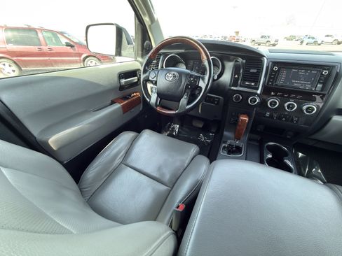 Used 2019 Toyota Sequoia Platinum w/ Four Season Floor Mat Package image 30