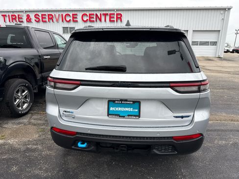 Used 2024 Jeep Grand Cherokee Trailhawk AWD/4WD image 5
