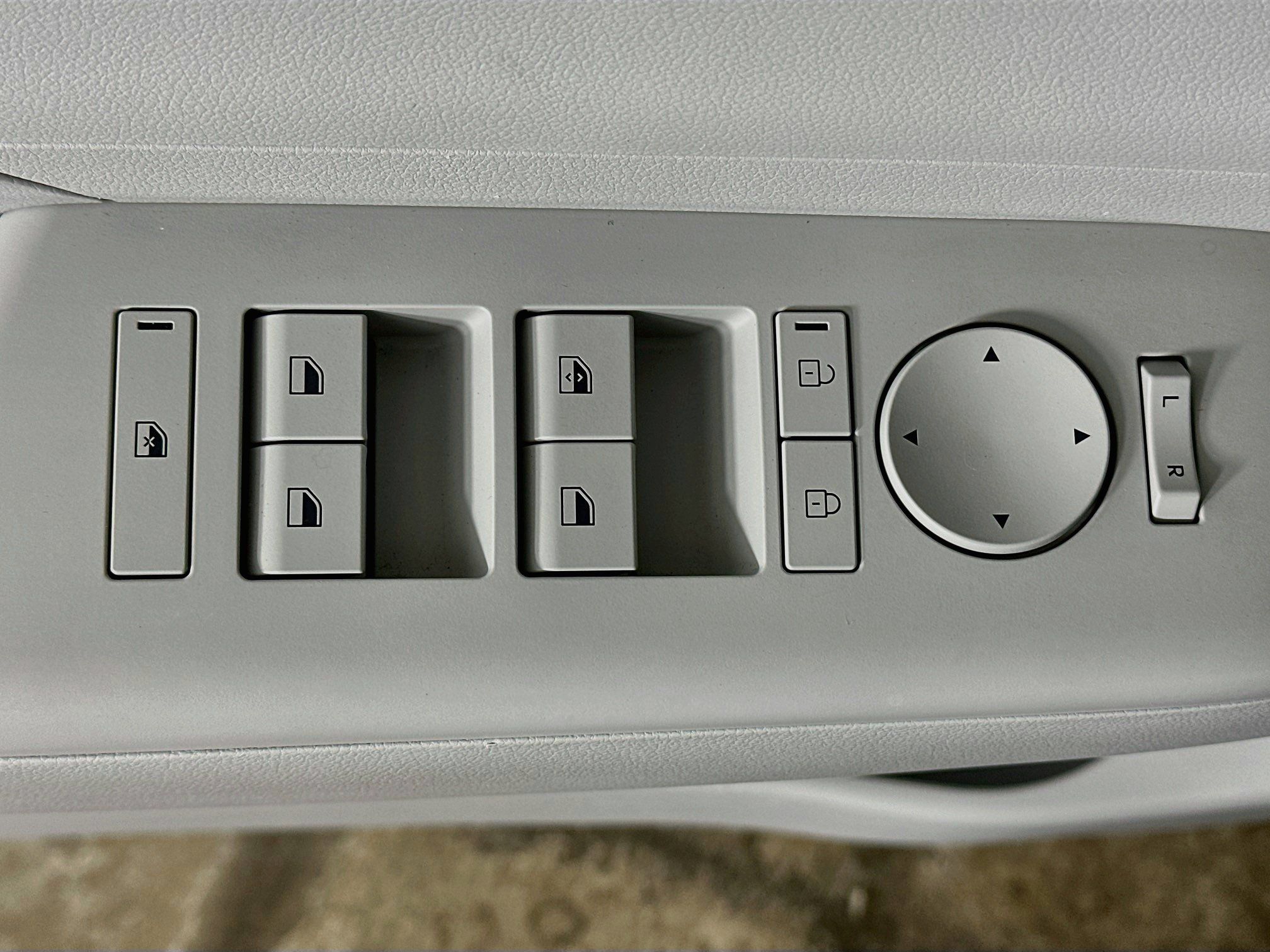 Used 2025 Hyundai Kona SEL FWD image 15
