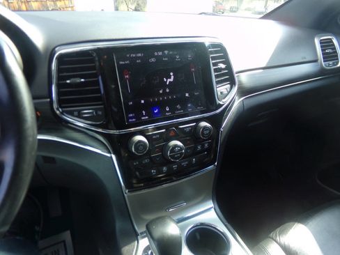 Used 2019 Jeep Grand Cherokee Limited image 27