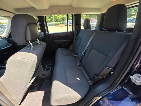 Used 2012 Jeep Liberty Sport AWD/4WD image 19