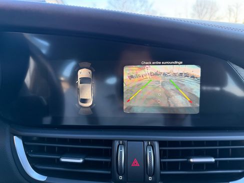 Used 2017 Alfa Romeo Giulia Ti w/ TI Lusso Package image 37