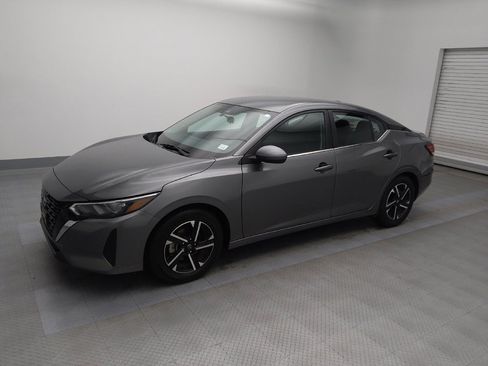 Used 2024 Nissan Sentra SV image 2