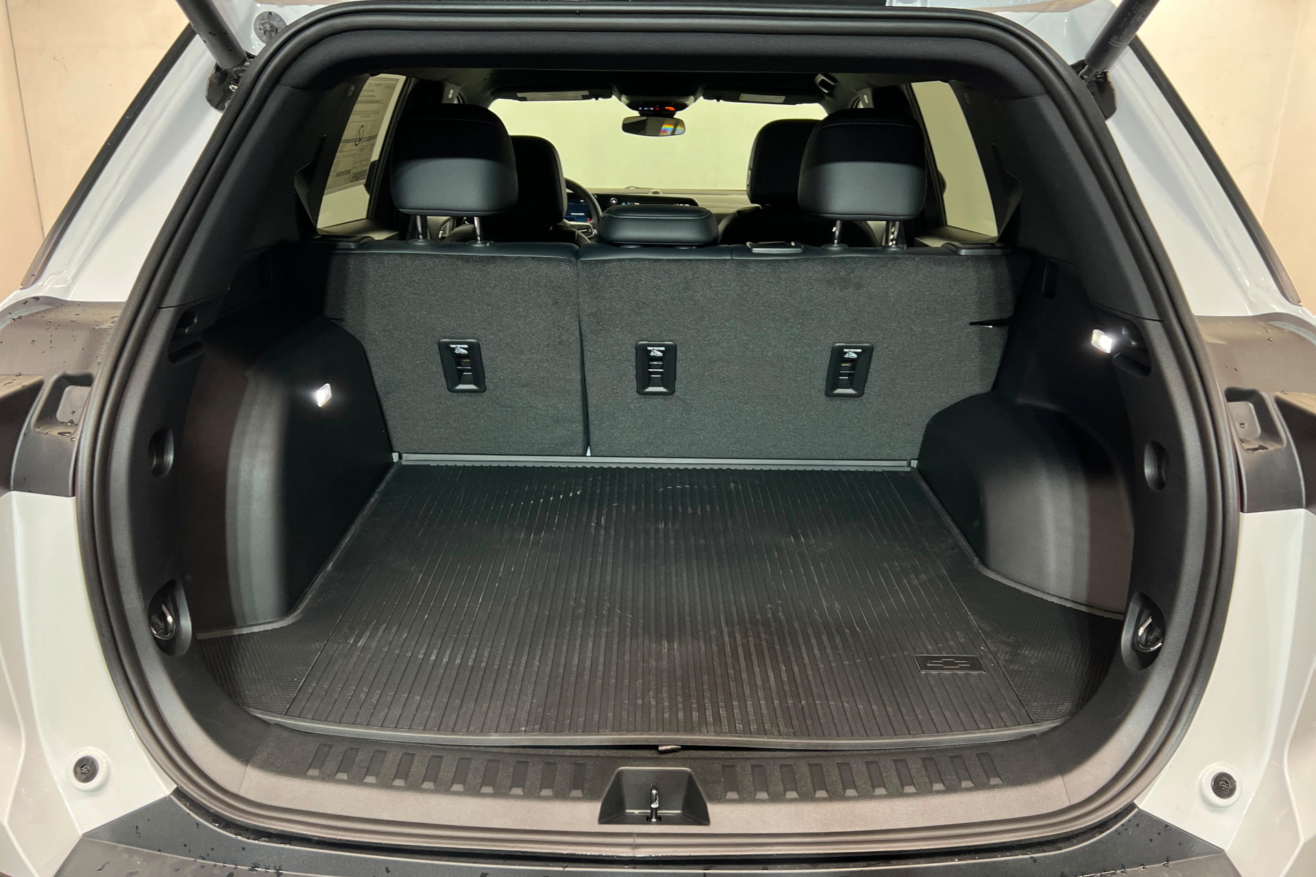 New 2027 Chevrolet Equinox LT w/ Convenience Package II AWD/4WD image 24