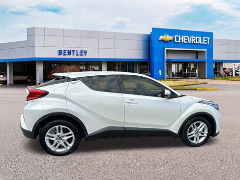 Used 2021 Toyota C-HR LE image 6