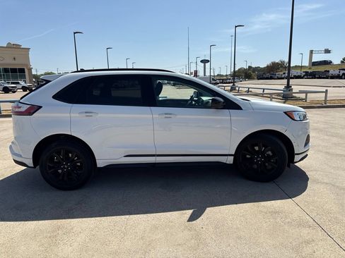 Used 2022 Ford Edge SE w/ Black Appearance Package AWD/4WD image 17
