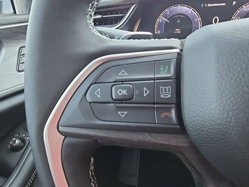 New 2025 Jeep Grand Cherokee Limited w/ Luxury Tech Group II image 37