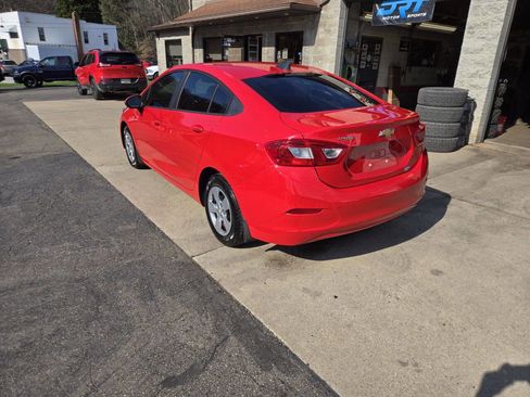Used 2017 Chevrolet Cruze LS image 6