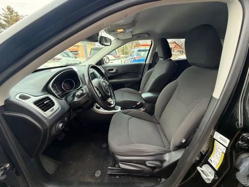 Used 2019 Jeep Compass Sport w/ Cold Weather Group AWD/4WD image 9
