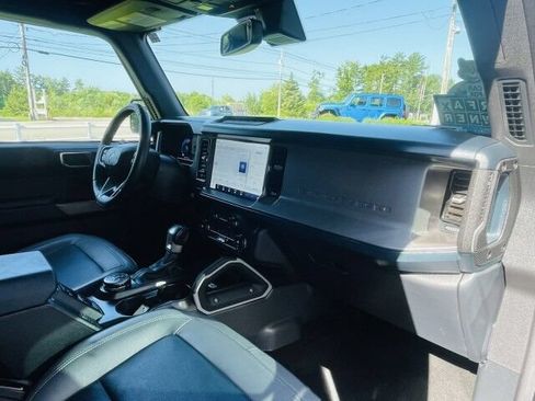 Used 2023 Ford Bronco Outer Banks w/ Sasquatch Package AWD/4WD image 9