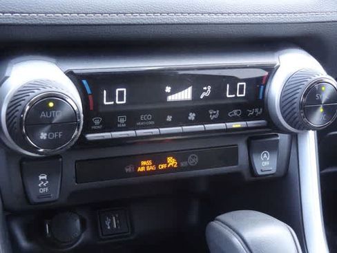 Certified 2025 Toyota RAV4 XLE AWD/4WD image 30