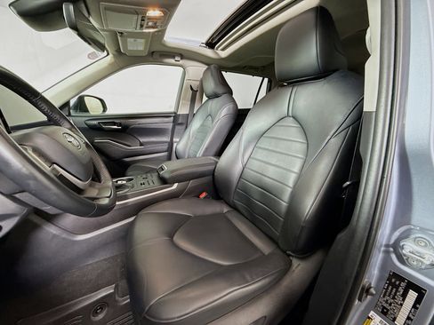 Certified 2023 Toyota Highlander XLE image 11