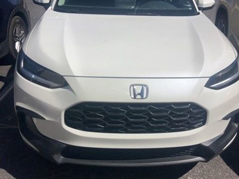 Used 2024 Honda HR-V LX image 2