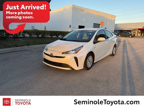 Used 2021 Toyota Prius LE FWD image 1