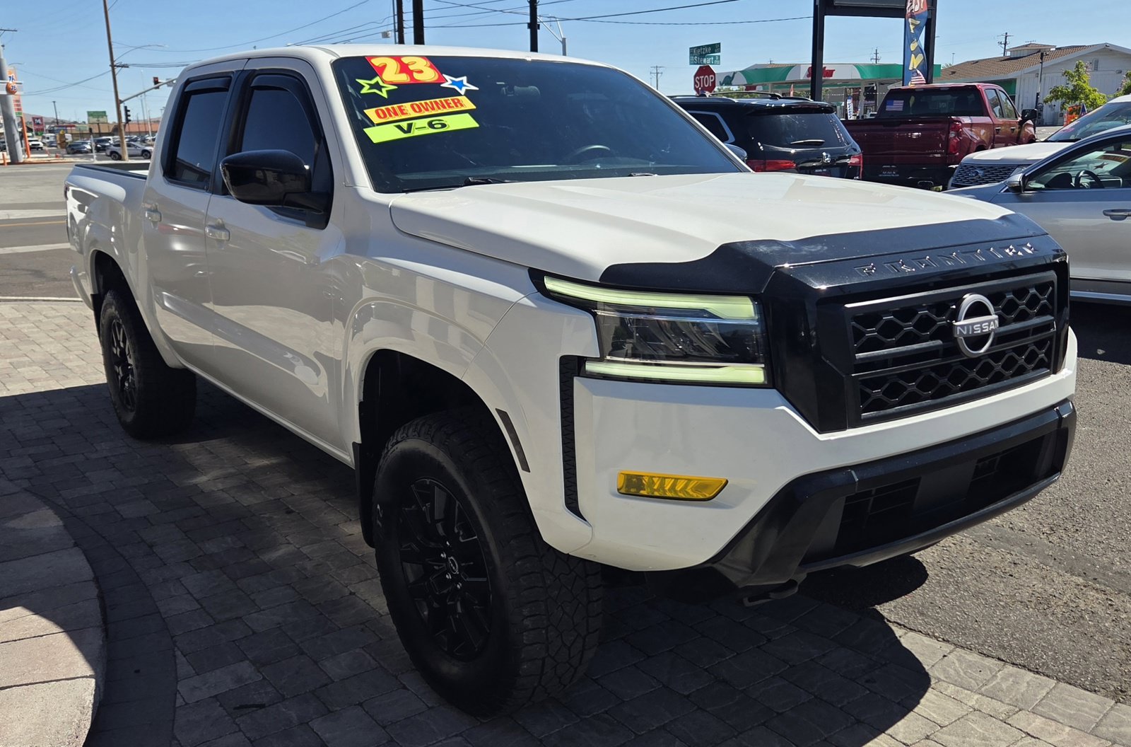 Used 2023 Nissan Frontier SV w/ Midnight Edition Package AWD/4WD image 3