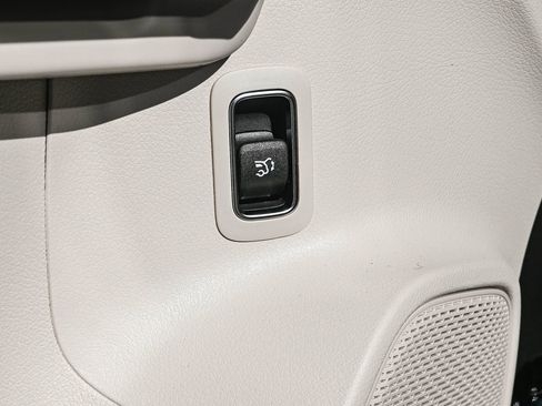 New 2026 Mercedes-Benz GLB 250 image 19