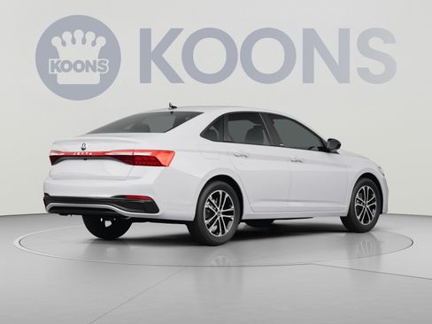 Used 2025 Volkswagen Jetta Sport FWD image 4