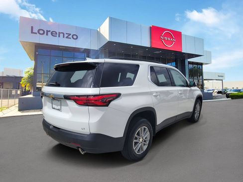 Used 2023 Chevrolet Traverse LT FWD image 5