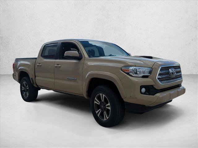 Used 2017 Toyota Tacoma TRD Sport w/ Tow Package RWD image 3