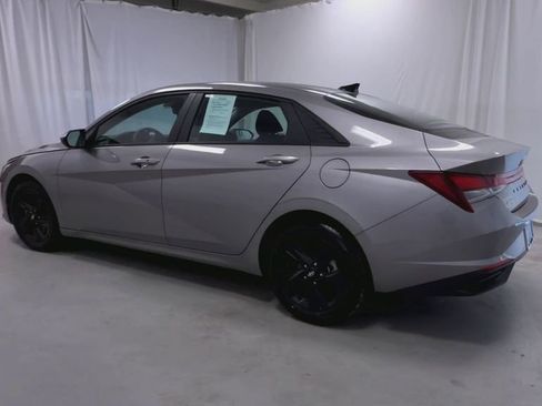 Used 2023 Hyundai Elantra SEL image 6