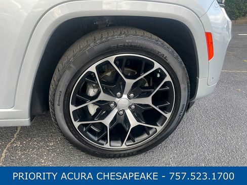 Used 2022 Jeep Grand Cherokee Summit AWD/4WD image 21