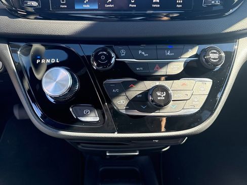 New 2026 Chrysler Voyager LX image 20