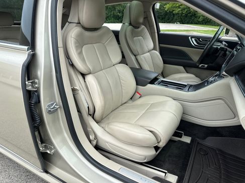 Used 2017 Lincoln Continental Reserve w/ Climate Package image 33