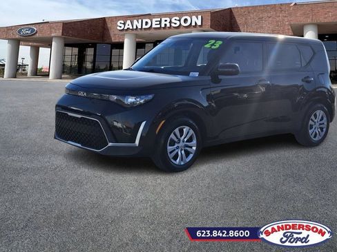 Used 2023 Kia Soul LX image 7
