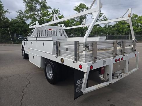 Used 2022 Ford F350 XL w/ Power Equipment Group RWD image 3