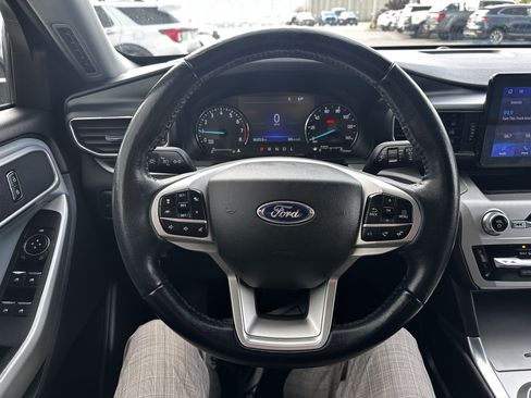 Certified 2022 Ford Explorer XLT w/ Equipment Group 202A AWD/4WD image 9