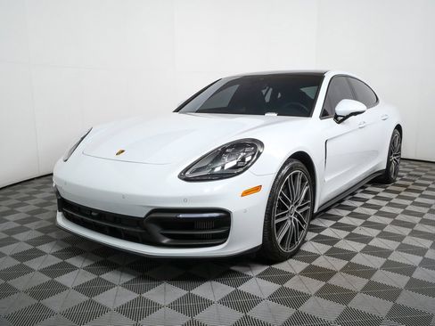 Certified 2022 Porsche Panamera 4 image 1
